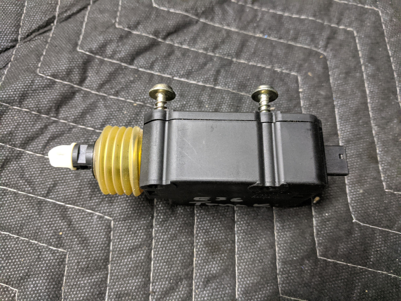 BMW E36 Trunk Lock Latch Actuator 67118361363