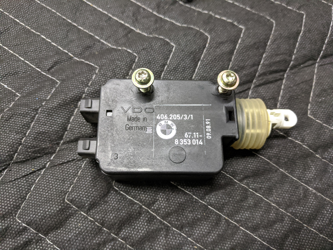 BMW E36 3-Series Door Lock Actuator Trunk 67118353014