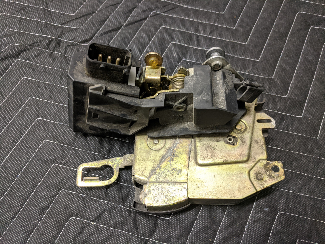 BMW E36 51218122204 | recycleBMWs.com | Used BMW Parts