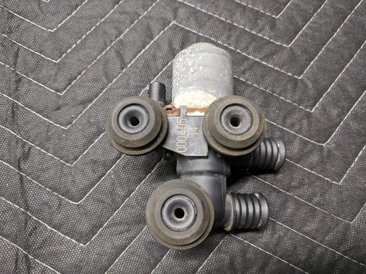 BMW E39/E46/E52/E83 3-Series 5-Series X3 Z8 Heater Control Valve