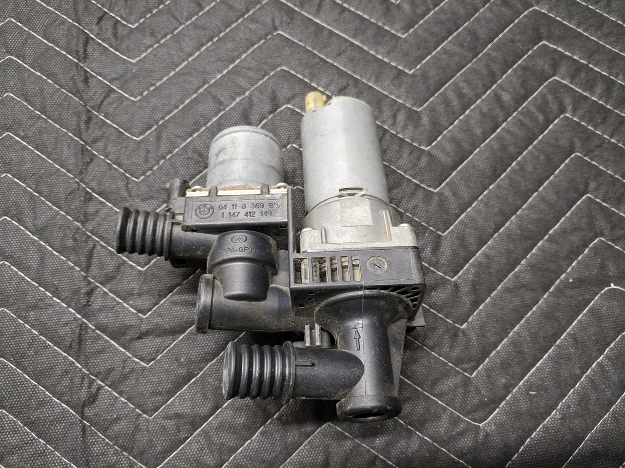 64118369807 Auto Heizung Regelventil Hilfs Wasser Pumpe Kompatibel for BMW  E46 X3 E83 Z3 M3 E36 316I 318I 320I 323I Auto Teile : : Auto &  Motorrad