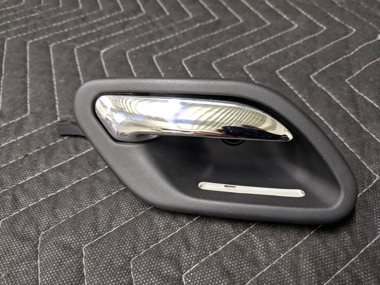 BMW E38 7-Series Illuminated Door Handle Inside Right Passenger Chrome 51218239476