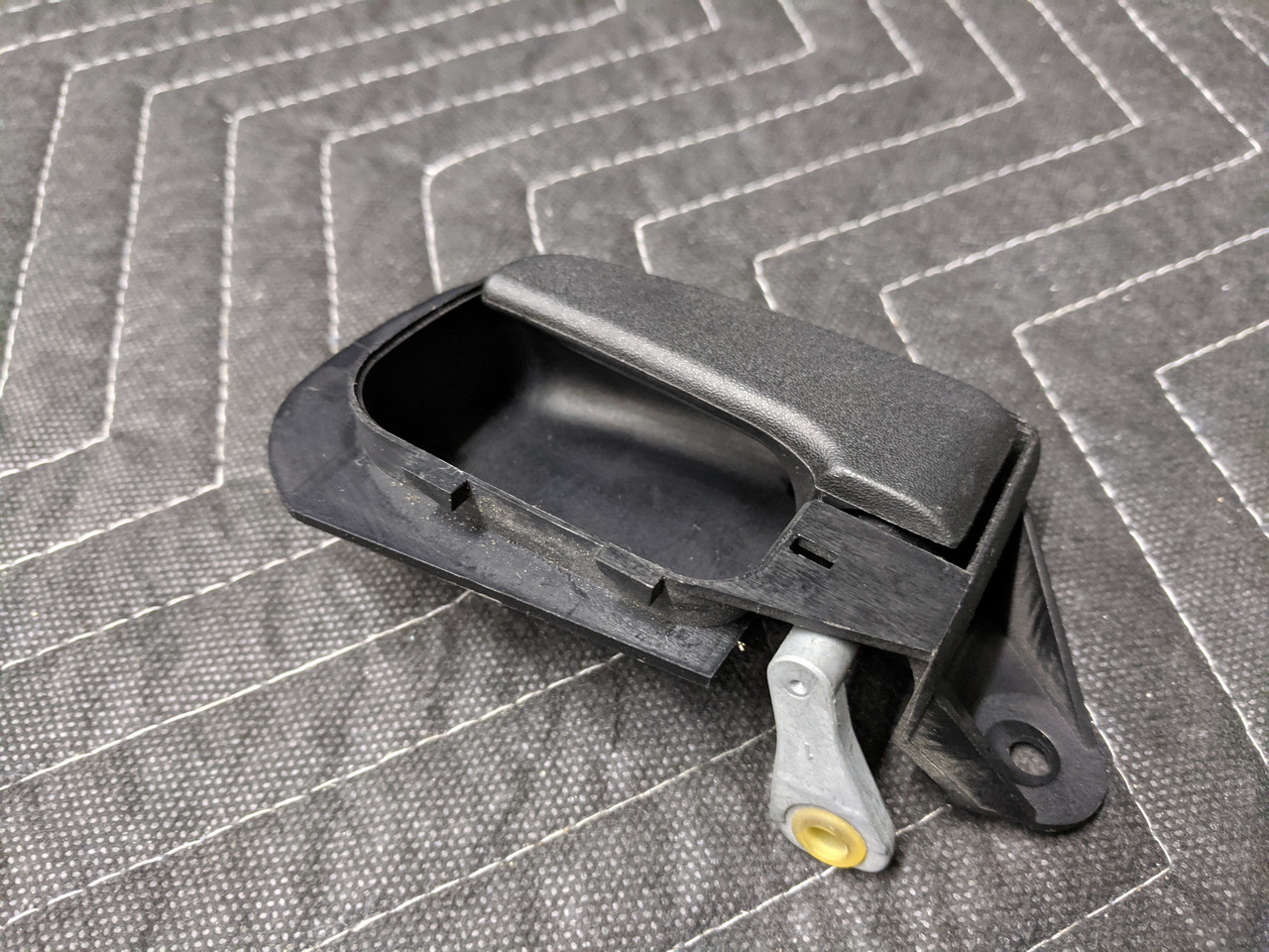 BMW E36 3-Series Door Handle Inside Left Driver 51211977539