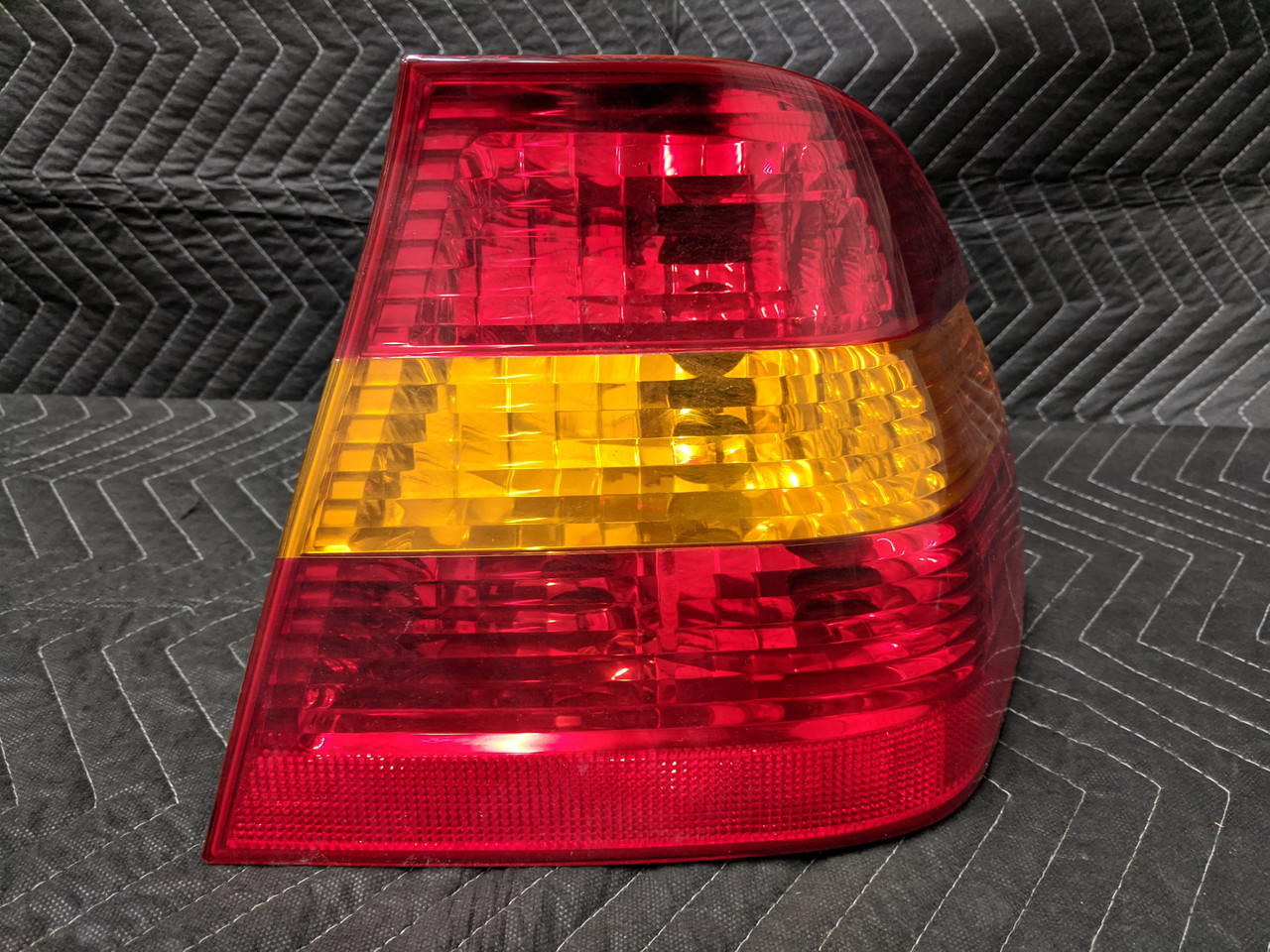 BMW E46 3-Series Tail Light Amber Right Passenger 63216907934