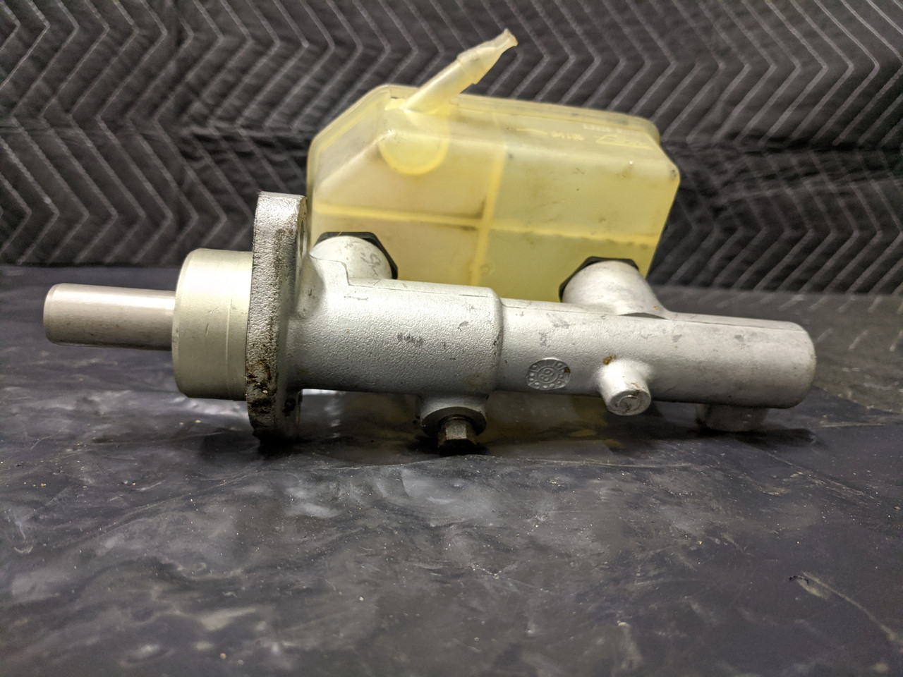 BMW E30 3Series Brake Master Cylinder Girling 34311161866