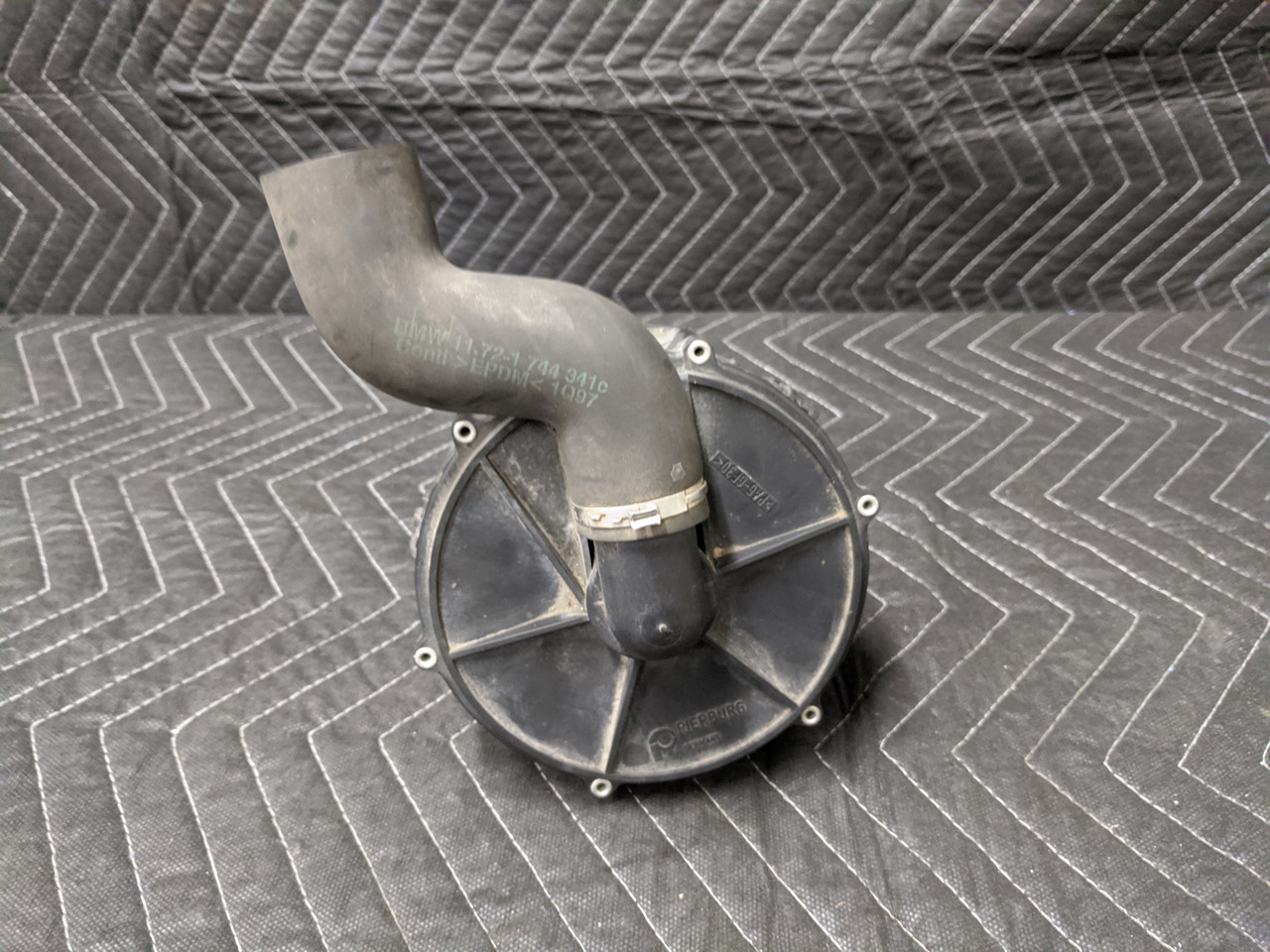 BMW E39 5Series Secondary Air Injection Smog Pump 11721427911