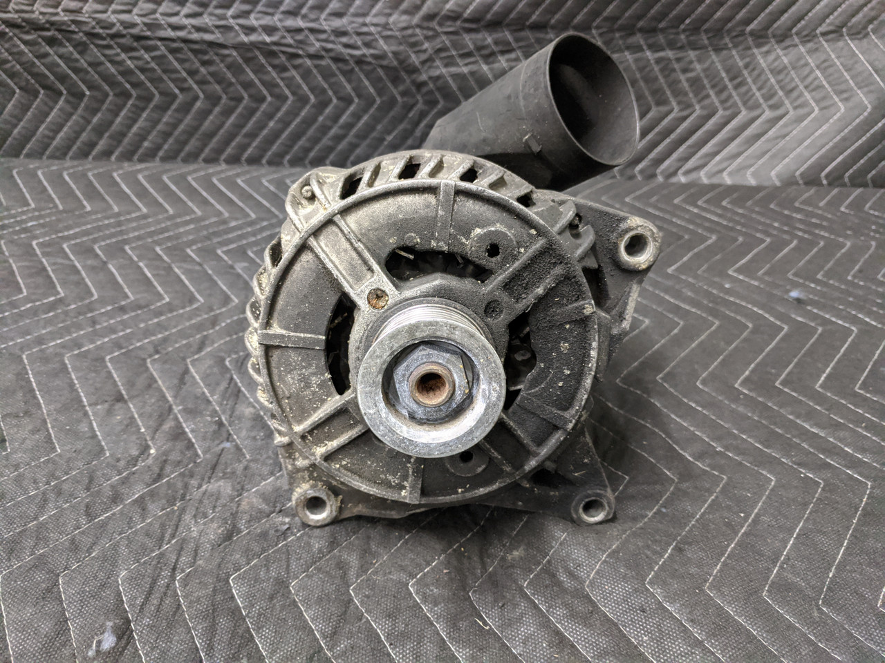 BMW E32/E34 5-Series 7-Series Alternator 140 Amp Bosch 0123214002 ...