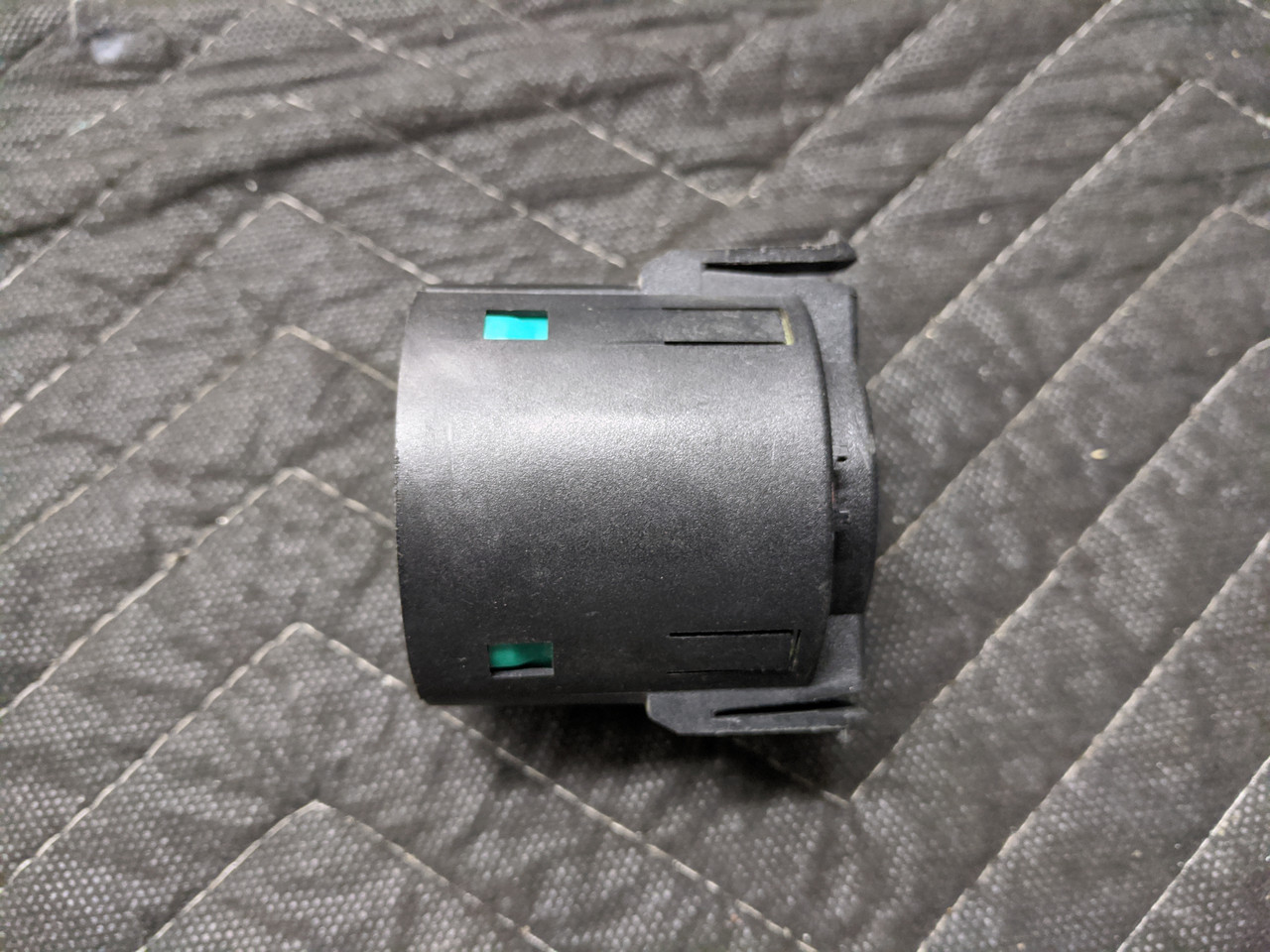 BMW E31/E32/E34/E46 Door Chime Gong 65818360995
