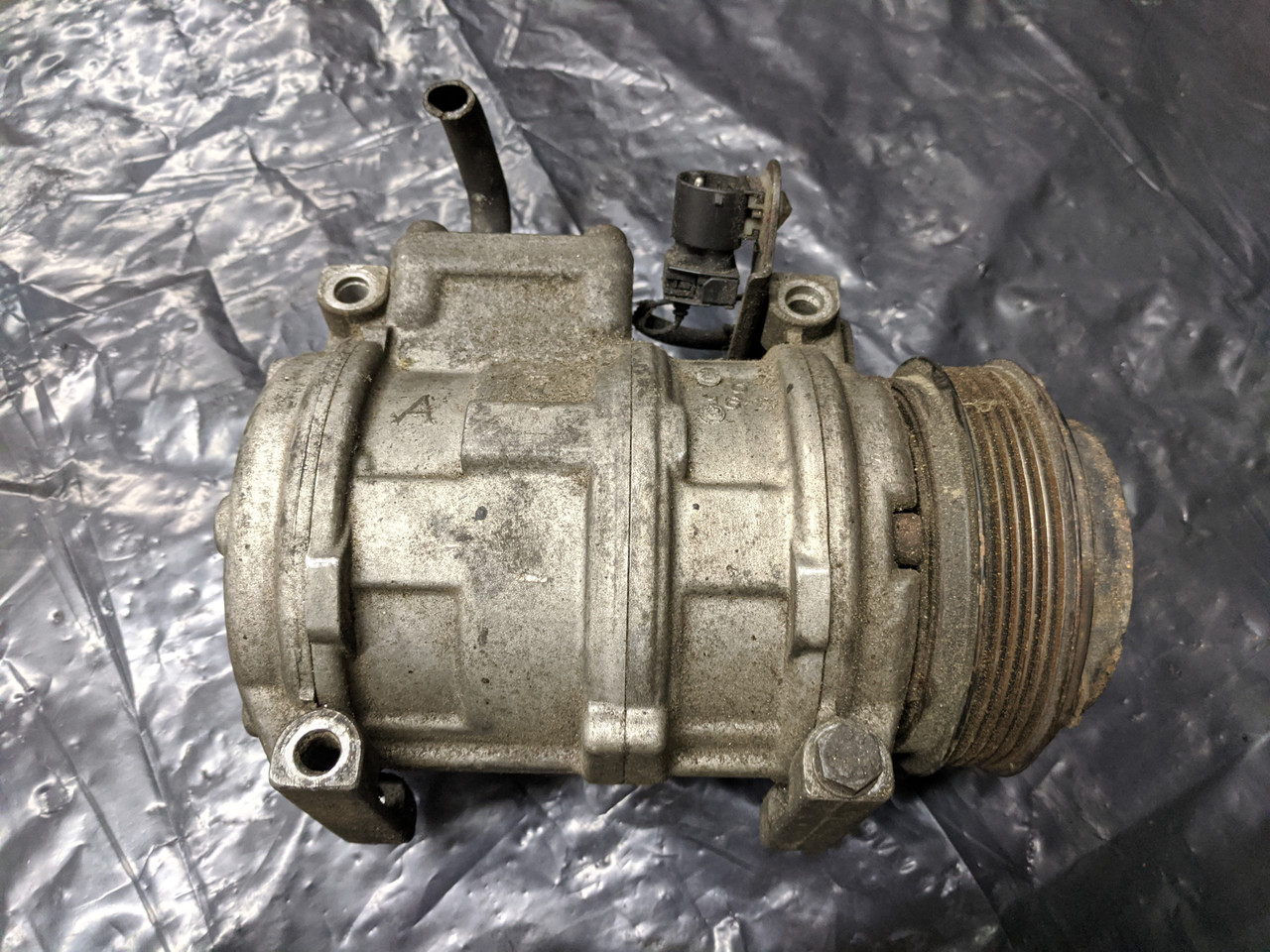 BMW E36 Air Conditioning A/C Compressor Pump Denso 64521385161