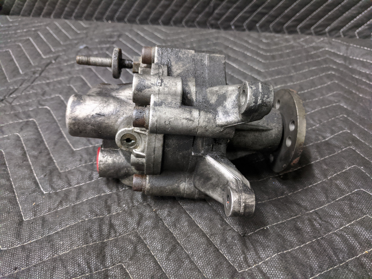 BMW E34/E39 5-Series Power Steering Pump LUK 32411141570