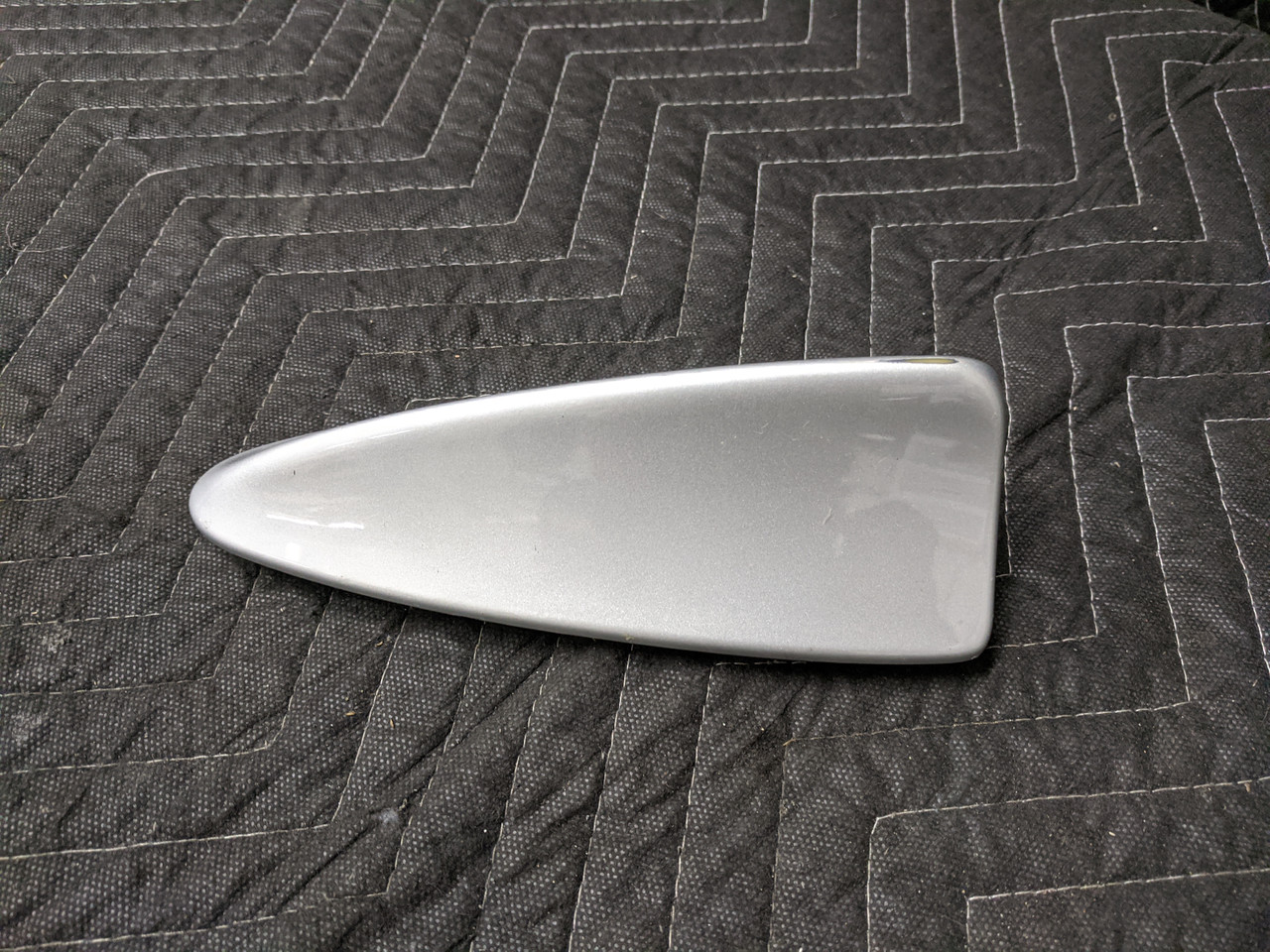 BMW E83 X3 Shark Fin Roof Antenna 2xTel/GPS/SDARS Silver 3411635