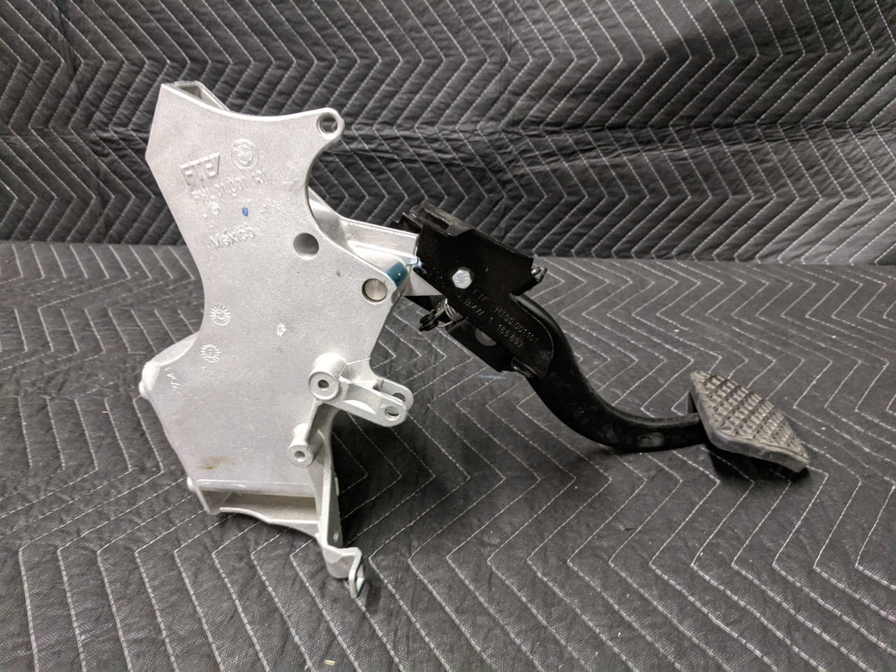 BMW E53 X5 Brake Pedal Assembly Bracket 6752789