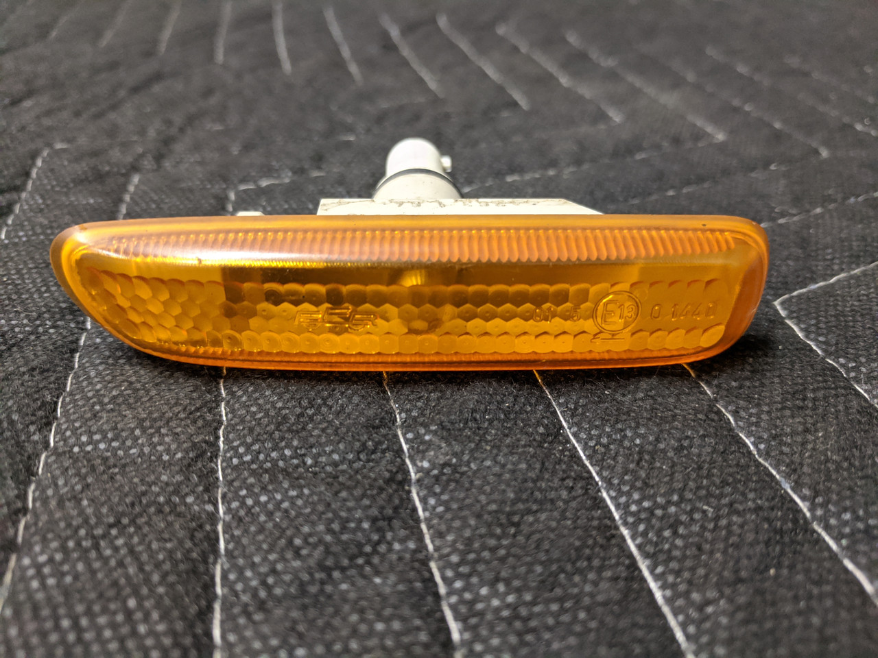 BMW E46 3-Series Side Marker Turn Signal Amber Left 63138370719