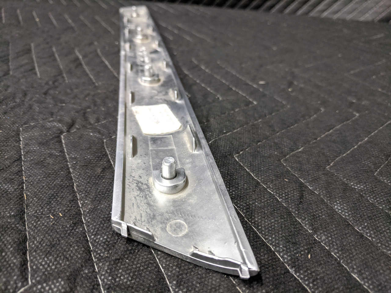 BMW E46 3-Series Front Right Door Trim Silver 51418200726S