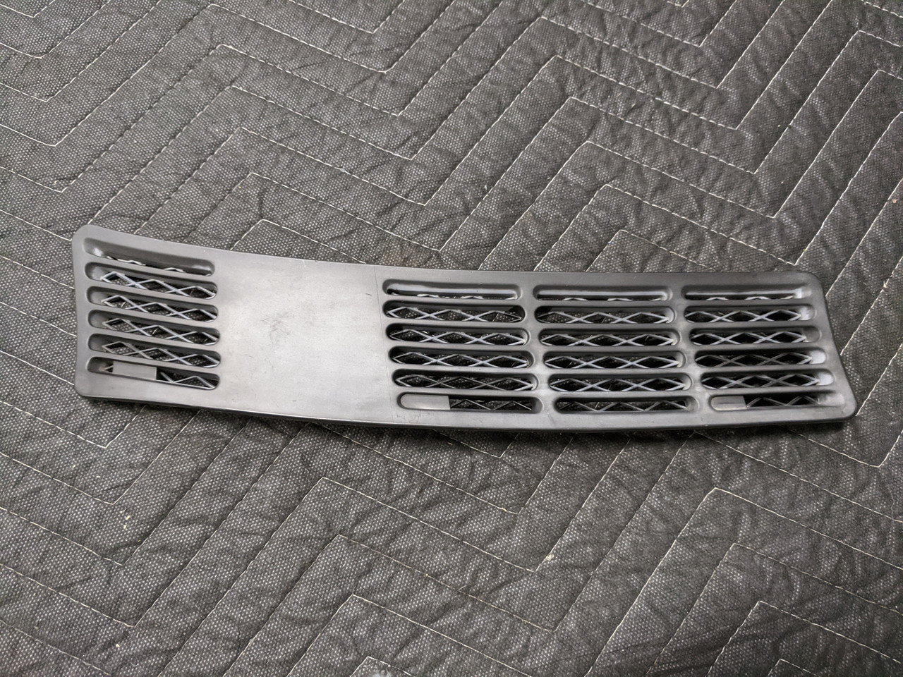 BMW E 30 3-Series Windshield Cowl Grille Right 51131904572