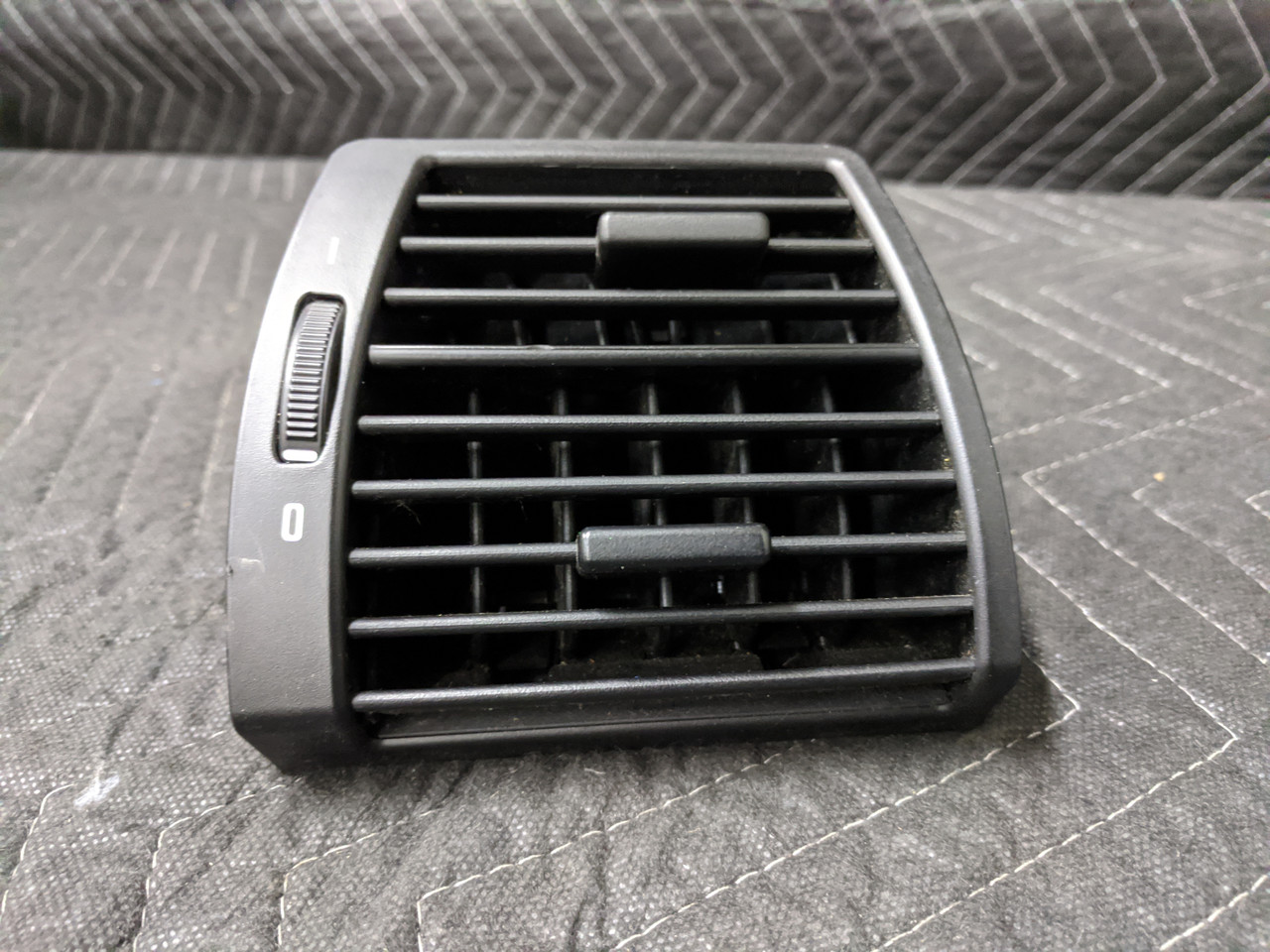 BMW E53 X5 Fresh Air Vent Front Right 64228402216
