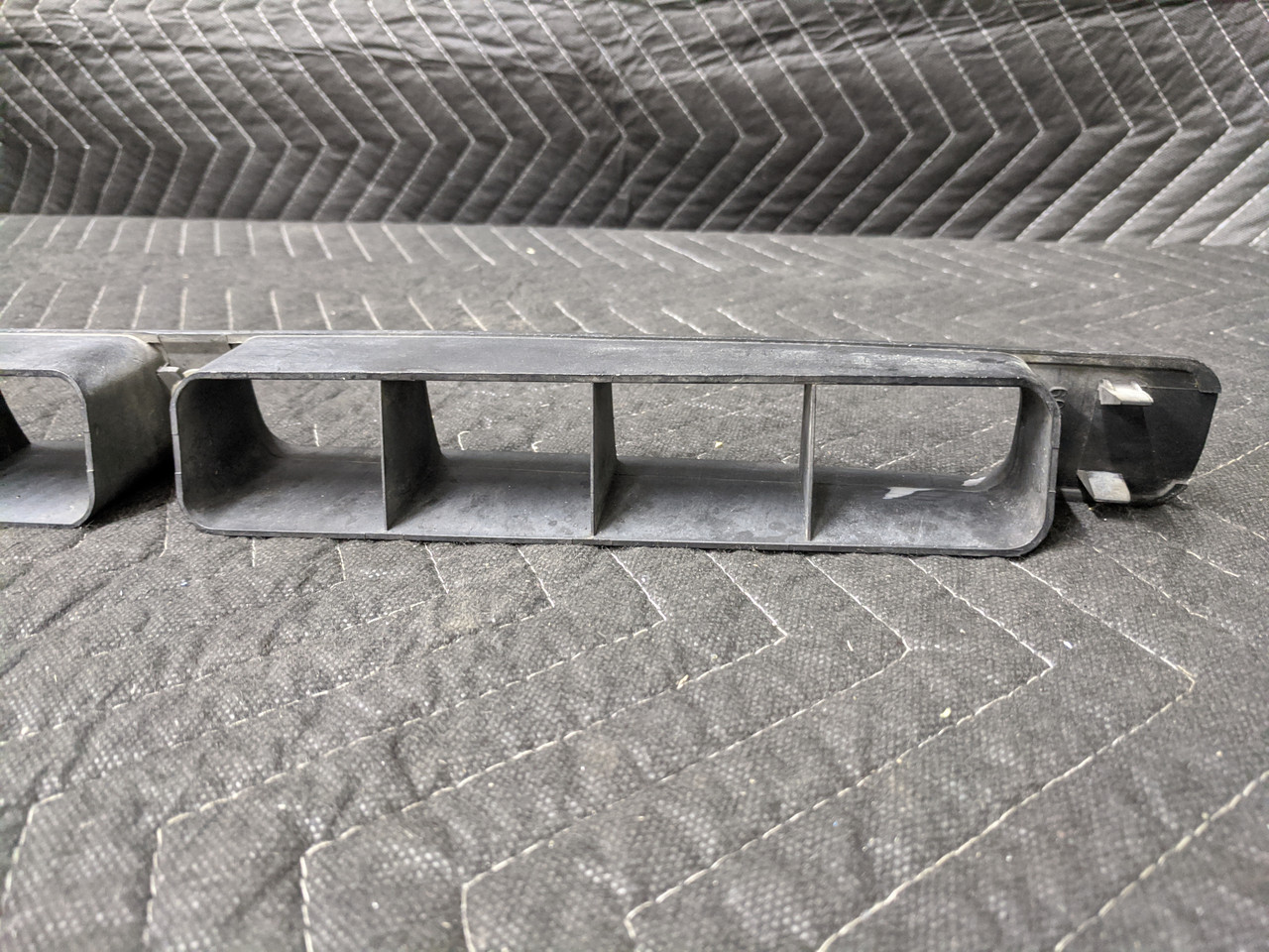 BMW E30 3-Series Front Bumper Lower Center Grill 51711953609