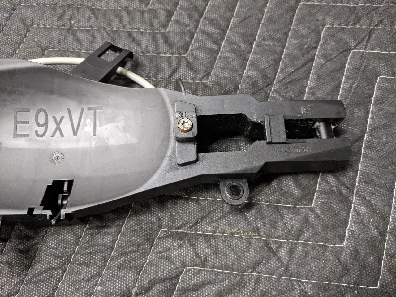 BMW E90/E91/E92/E93 Drivers Right Outside Door Handle Carrier 51227199836