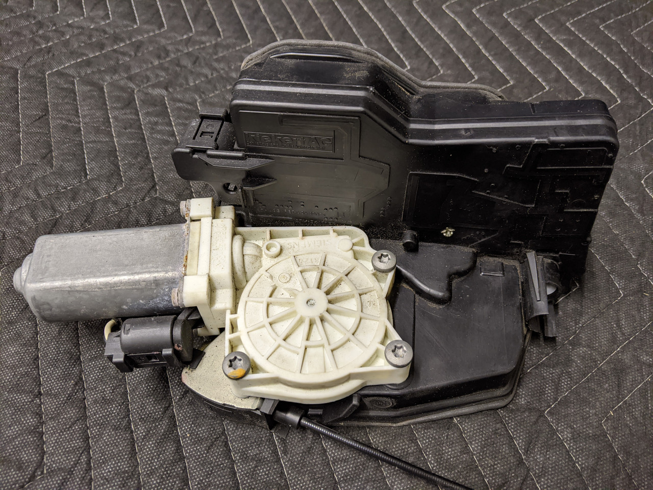 BMW E65/E66 7-Series Front Left Door Lock Actuator SCA 51217169235
