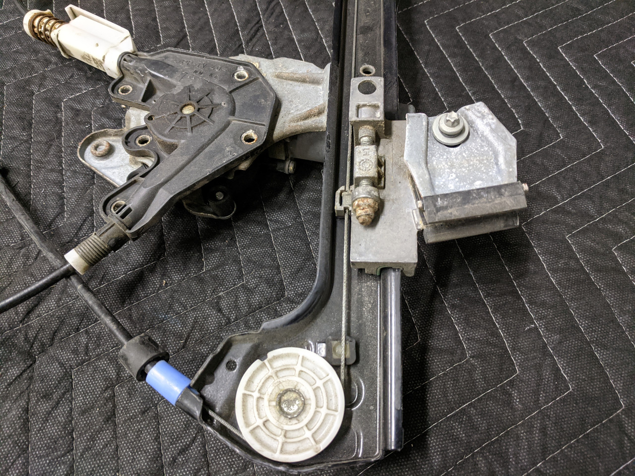 BMW E46 3-Series Coupe Convertible Front Left Window Regulator 