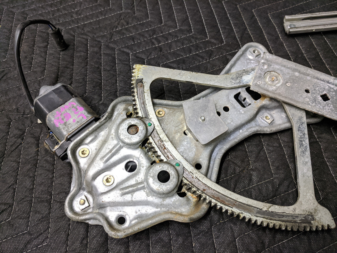 BMW E30 3-Series Convertible Front Left Window Regulator With 