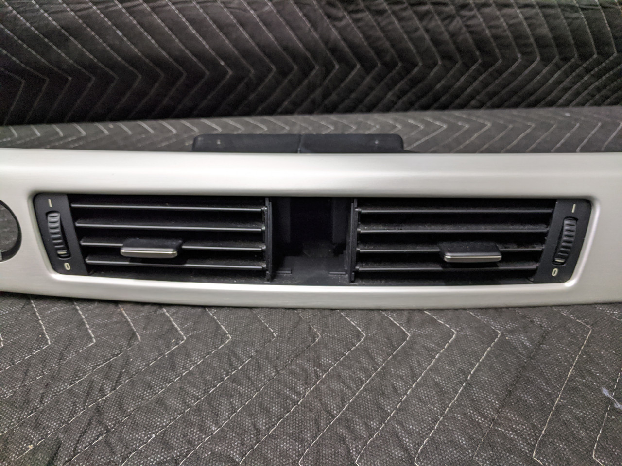 BMW E90/E91/E92/E93 3-Series Dashboard Trim Brushed Aluminum Right 51456982457