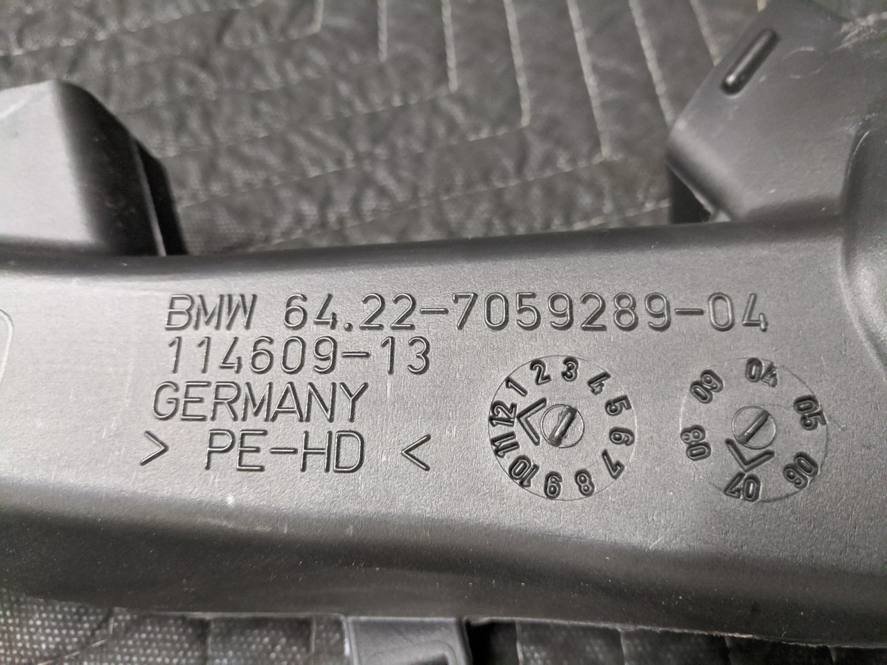 BMW E90/E91/E92/E93 3-Series Left Floor Heater Duct 64227059289