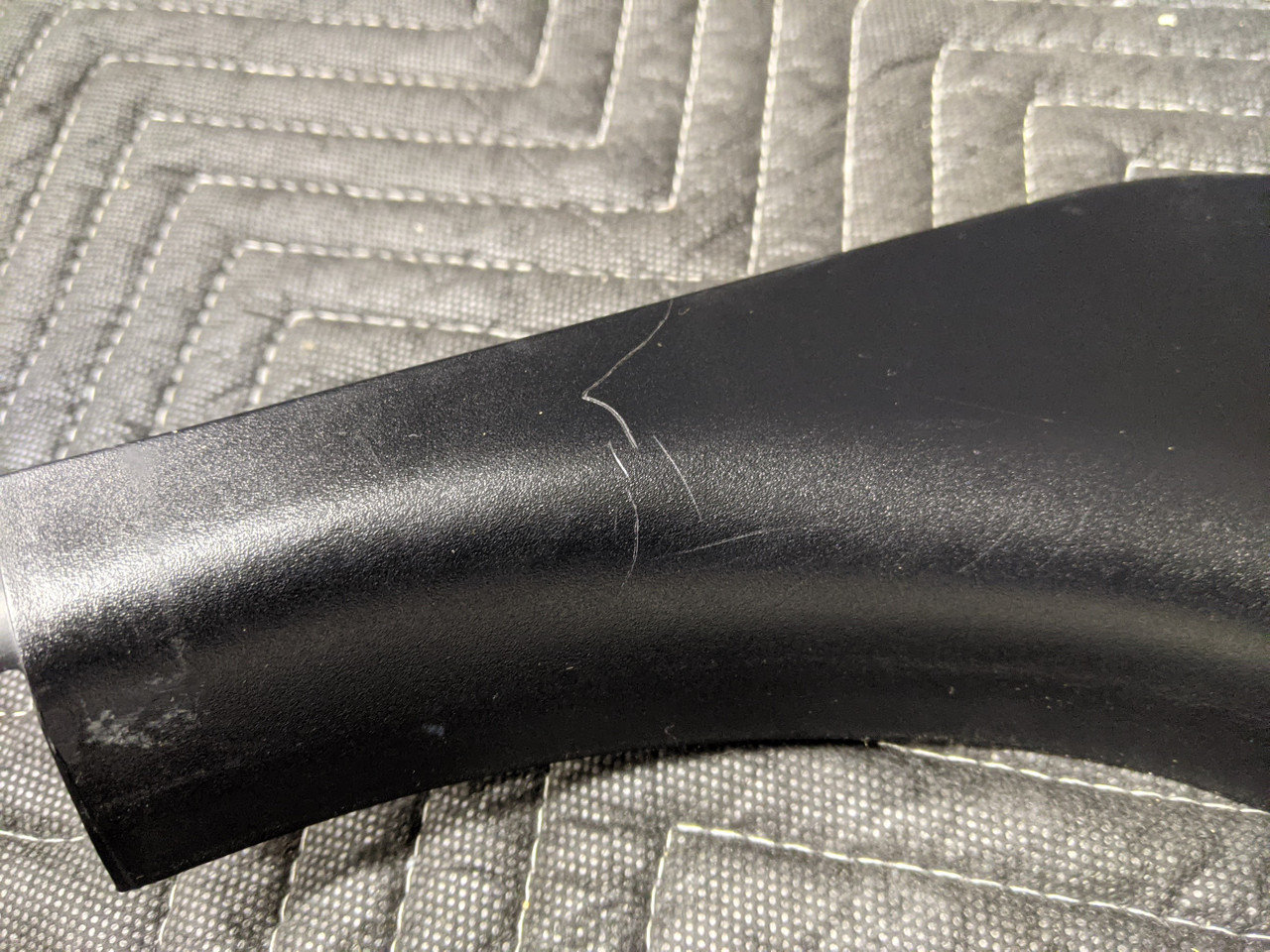 BMW E63/E64 6-Series M6 Lower Lateral Kick Trim Panel Right 51437008928