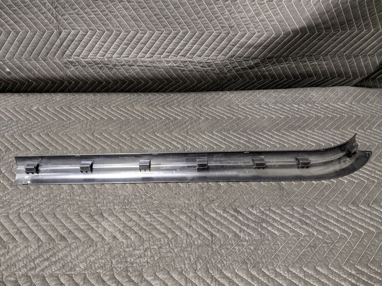 BMW E63/E64 6-Series M6 Door Sill Trim Cover Left Schwarz 51477008931