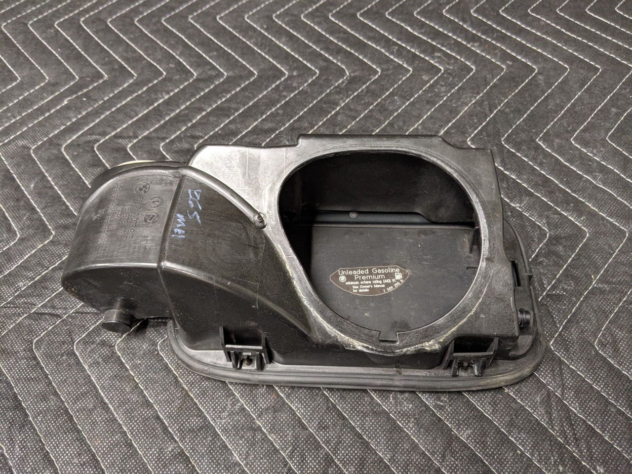 BMW E65/E66/E67 7-Series ALPINA B7 Fuel Filler Door 51177003915