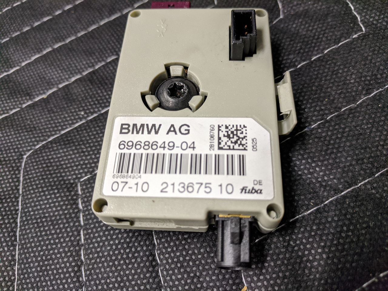 BMW E93 AM/FM Radio Antenna Amplifier Left 65206968649