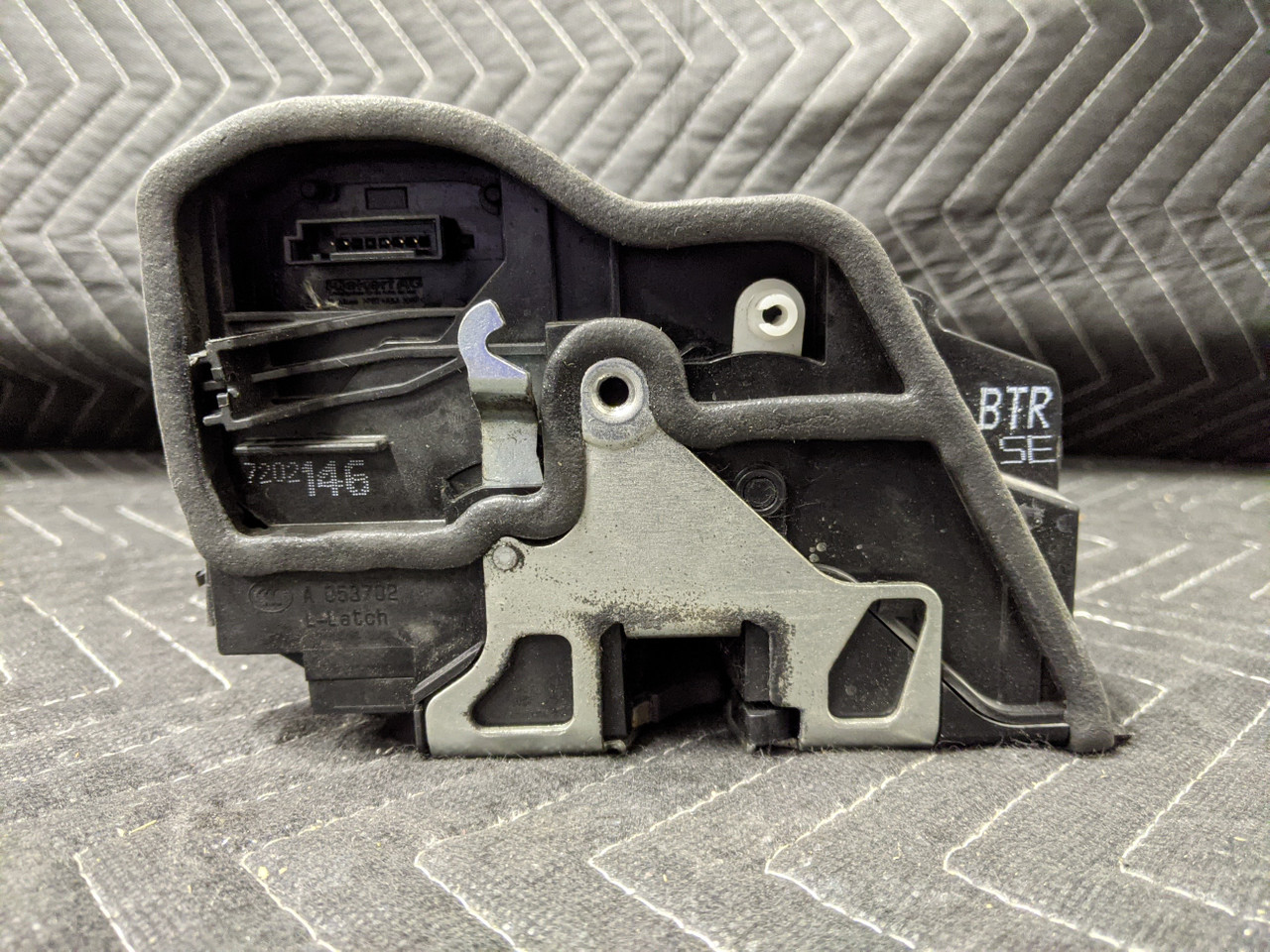 BMW E90/E91/E92/E93 51217202146 | recycleBMWs.com | Used BMW Parts