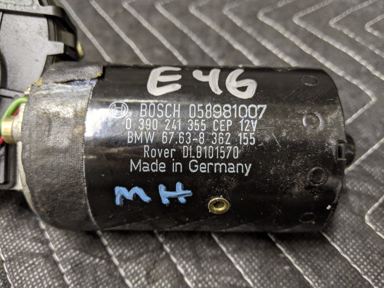 BMW E46 3-Series Windshield Wiper Motor Bosch 67638362155