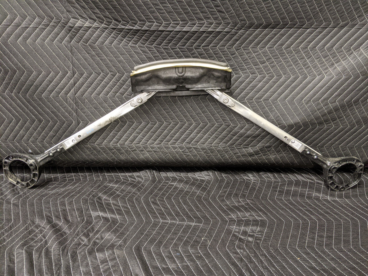 BMW E90/E92/E93 51618044553 | recycleBMWs.com | Used BMW Parts