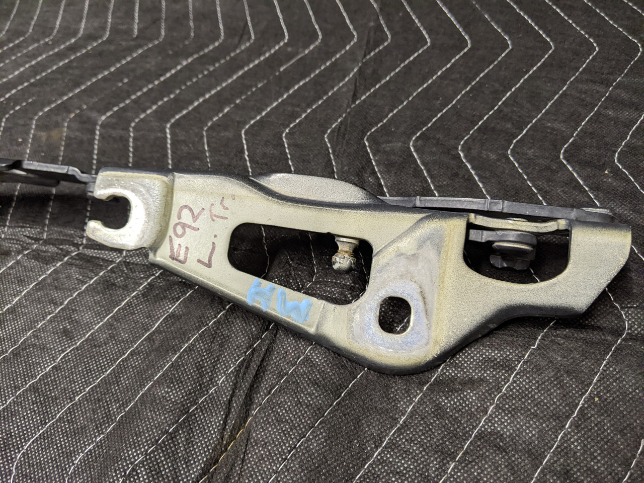 BMW E92 3-Series Coupe Trunk Lid Hinge Left Driver 7060627