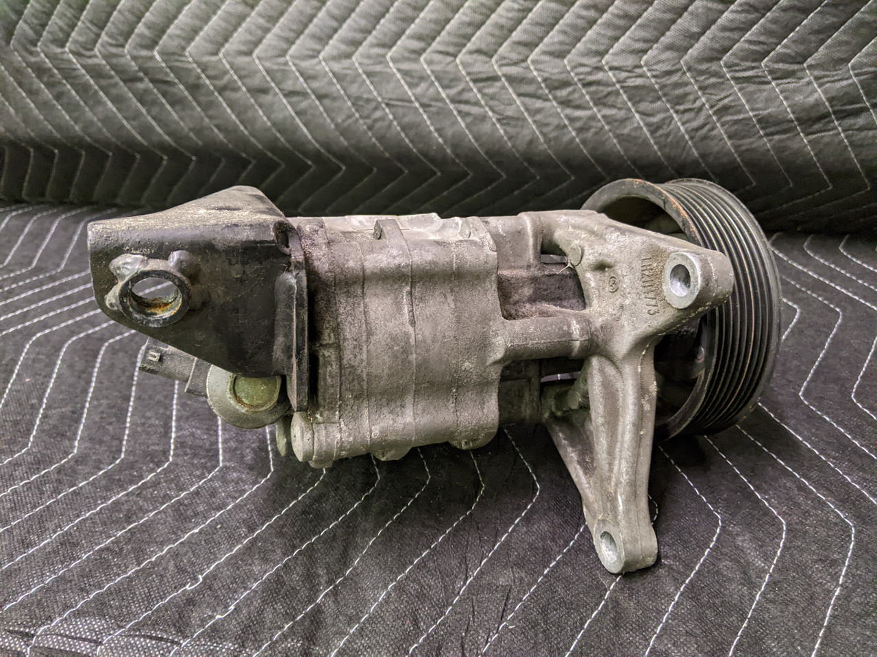 BMW F01/F02/F06/F07/F10/F11/F12/F13 Power Steering Pump 32416794350