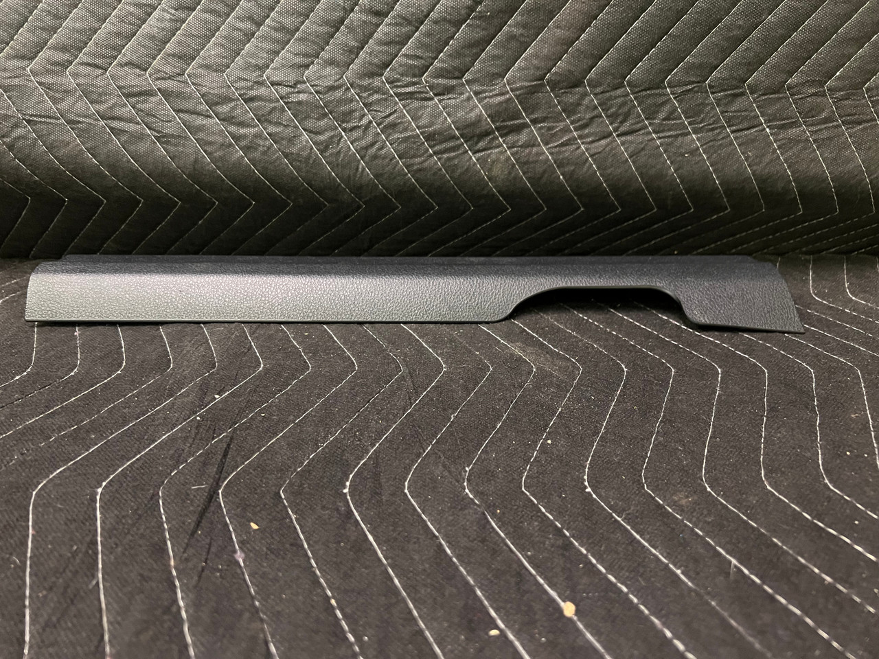 BMW F07 5-Series GT Front Right Passenger Entrance Sill Trim 9138916