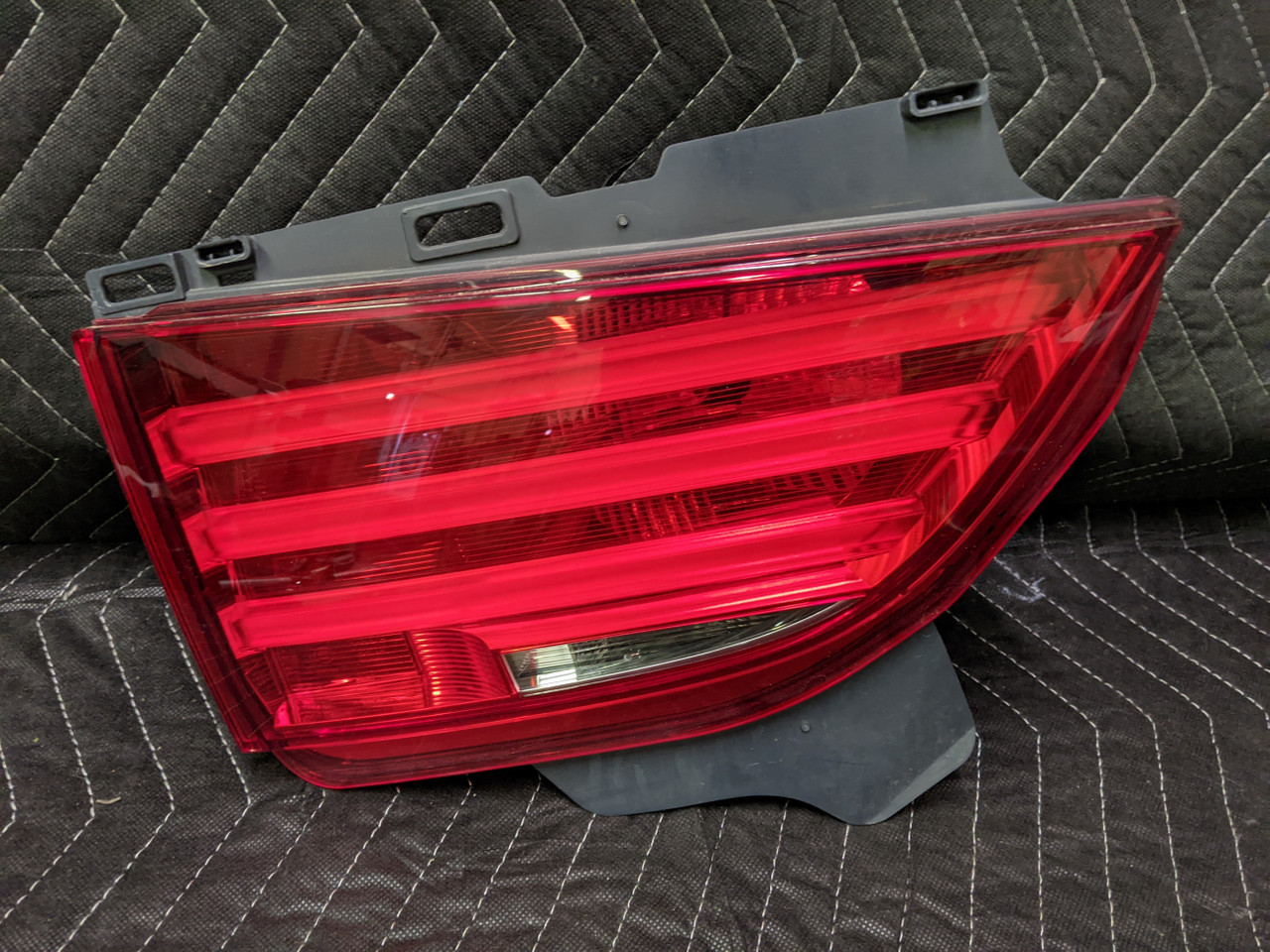 BMW F07 5-Series GT Left Driver Rear Taillight In Trunk Lid 63217199637