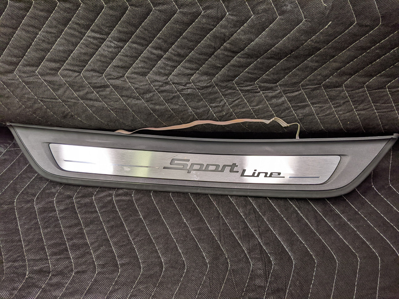 BMW G30/G31 5-Series Door Sill Plate Illuminated Sport Line Rear Right 51477390218
