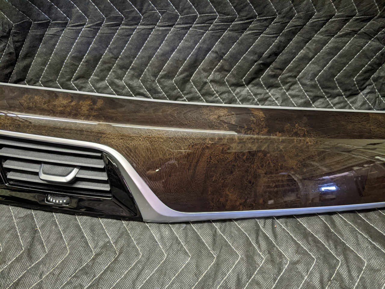 BMW G30/G31 5-Series Dash Center Trim Panel Burled Walnut 51459389481