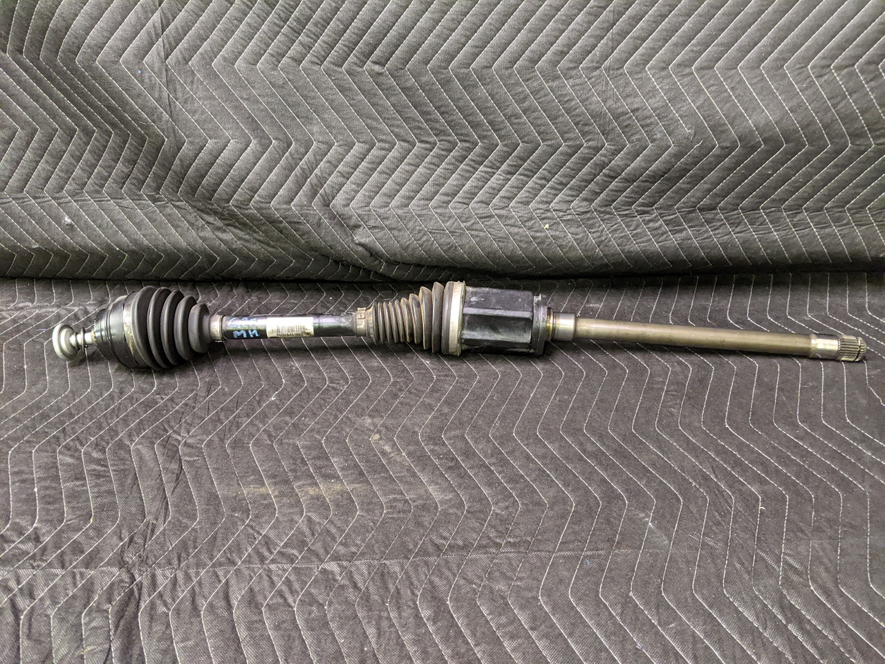 BMW G30/G31 5-Series Front Right Passenger Output Axle Shaft 31608664676