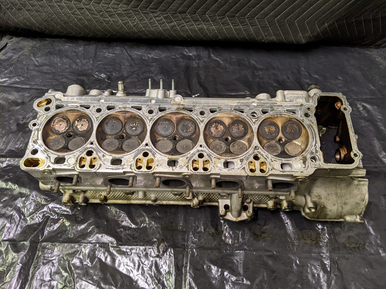 BMW E60/E61/E63/E64 M5 M6 S85 V10 Cylinder Head 11127833881