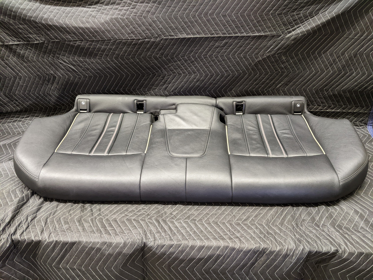 BMW G30 5-Series Rear Seat Bottom Leather Dakota Exclusive Schwarz 52207457777