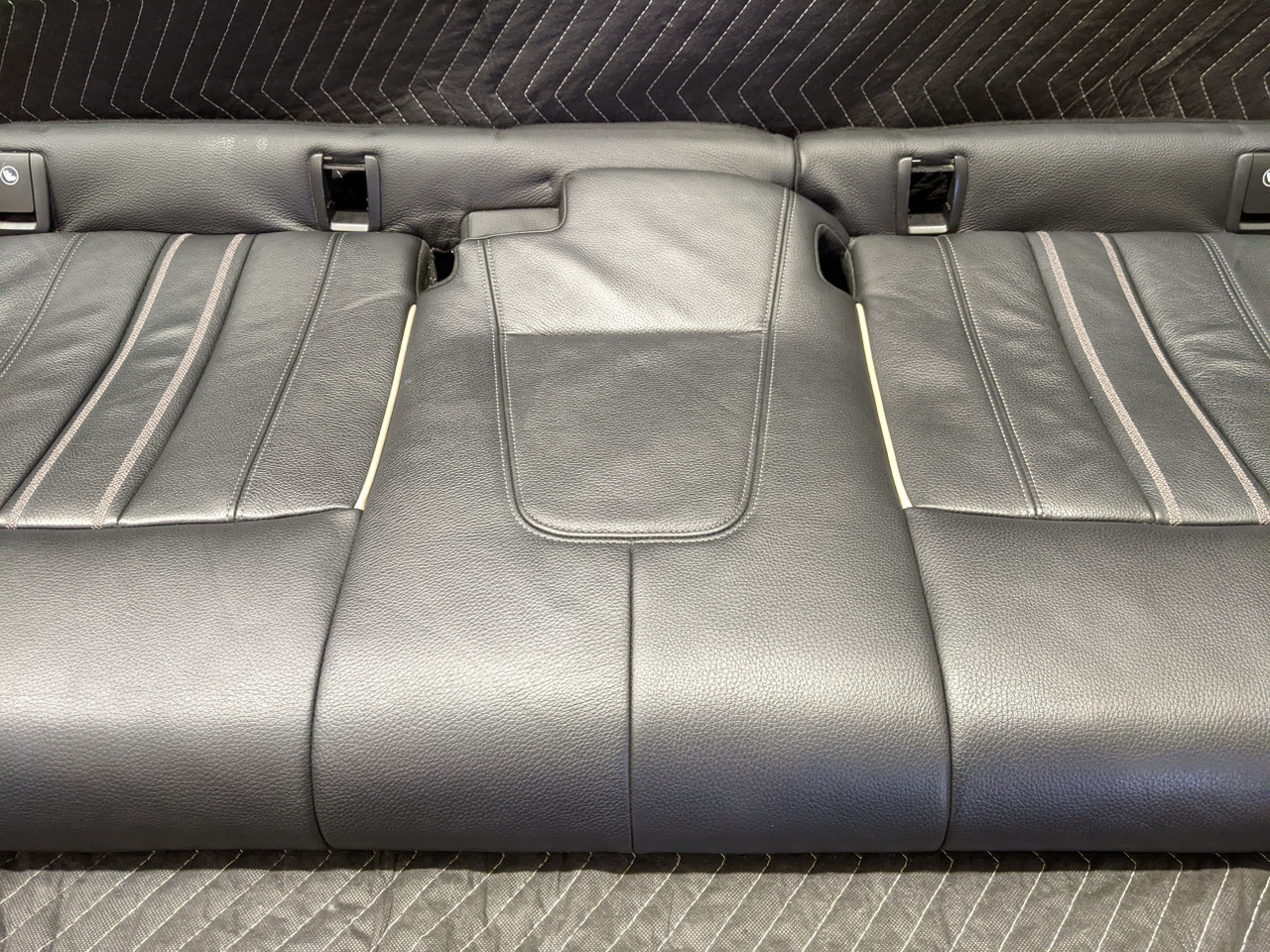 BMW G30 5-Series Rear Seat Bottom Leather Dakota Exclusive Schwarz 52207457777