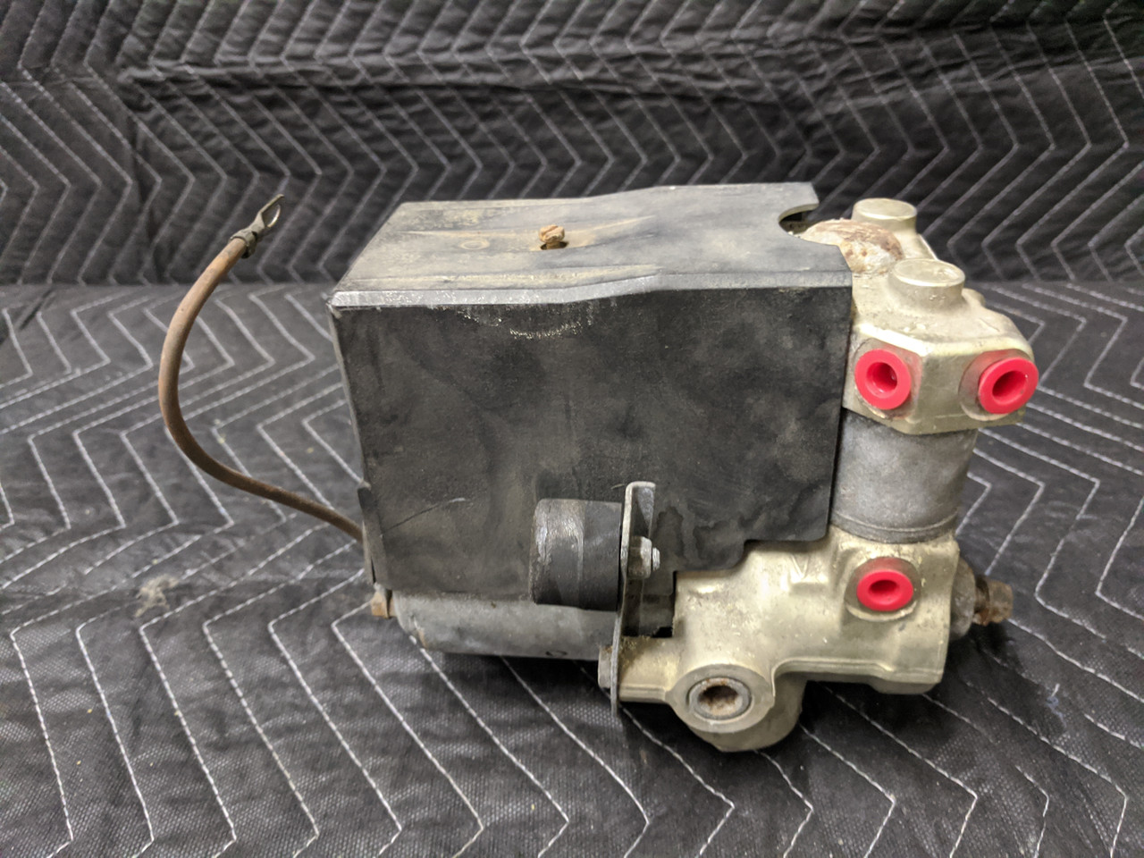 BMW E30 ABS Brake Pump Module Bosch 0265200013