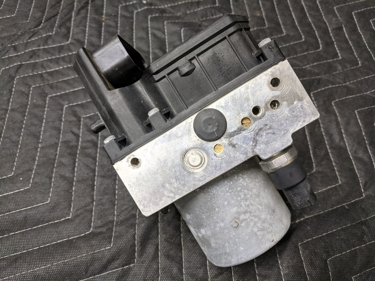 BMW E39 ABS Brake Pump Module Bosch 34516750382