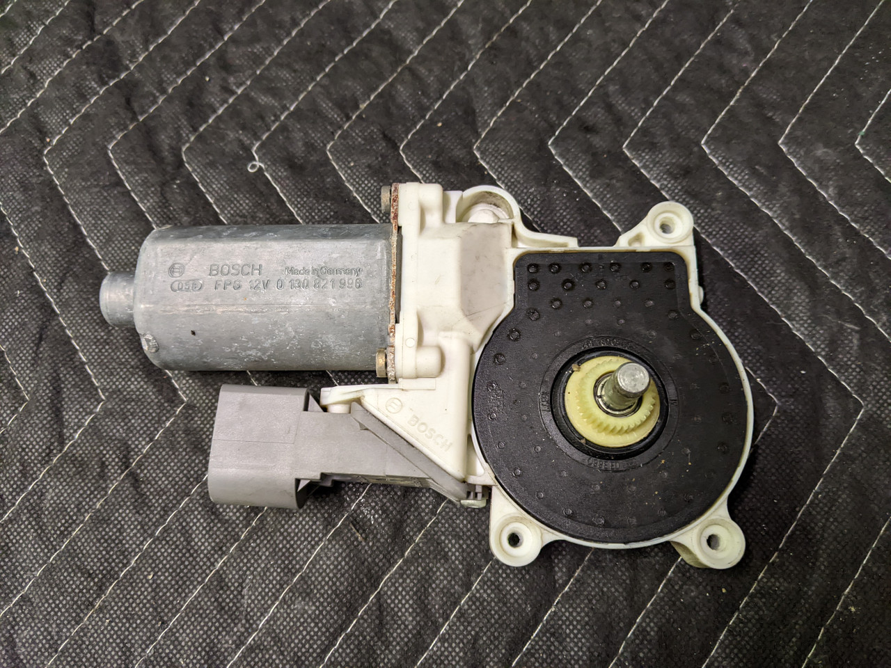 BMW E46 67626935928 | recycleBMWs.com | Used BMW Parts