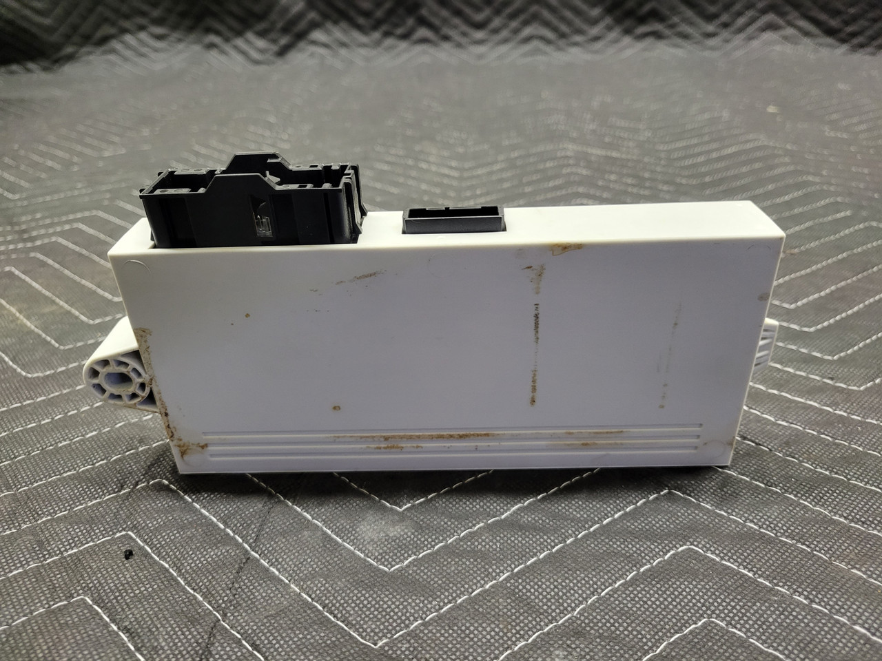 BMW E60/E61/E63/E64 61356965050 | recycleBMWs.com | Used BMW Parts