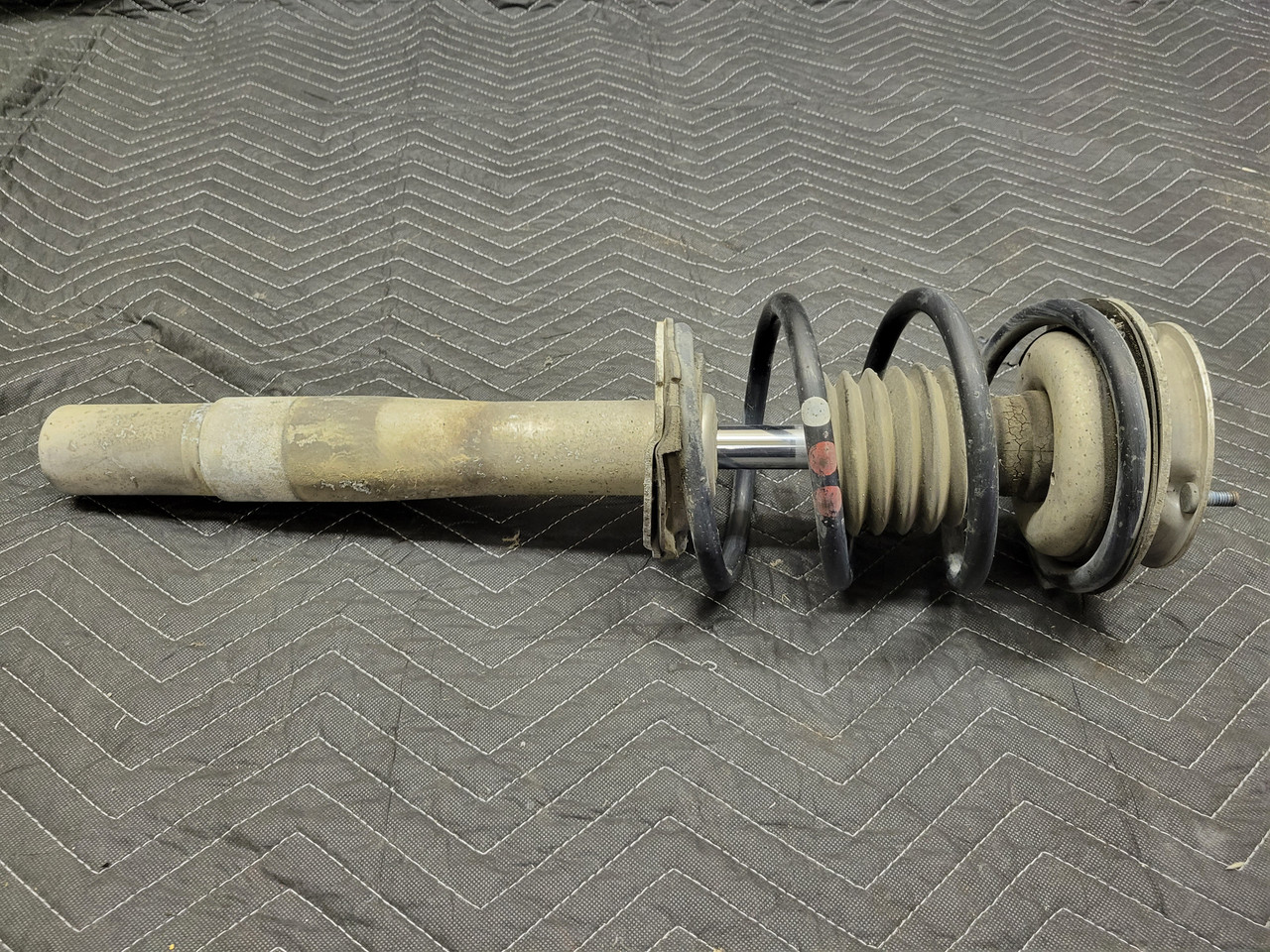 BMW E60 5-Series Front Left Spring Strut 31316766997