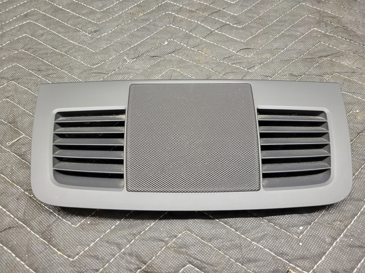 BMW E90/E91/E92/E93 51457123749 | recycleBMWs.com | Used BMW Parts